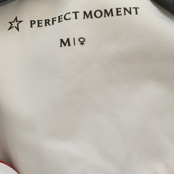 NWT Perfect moment performances apres ski down duvet jacket - Picture 10 of 10